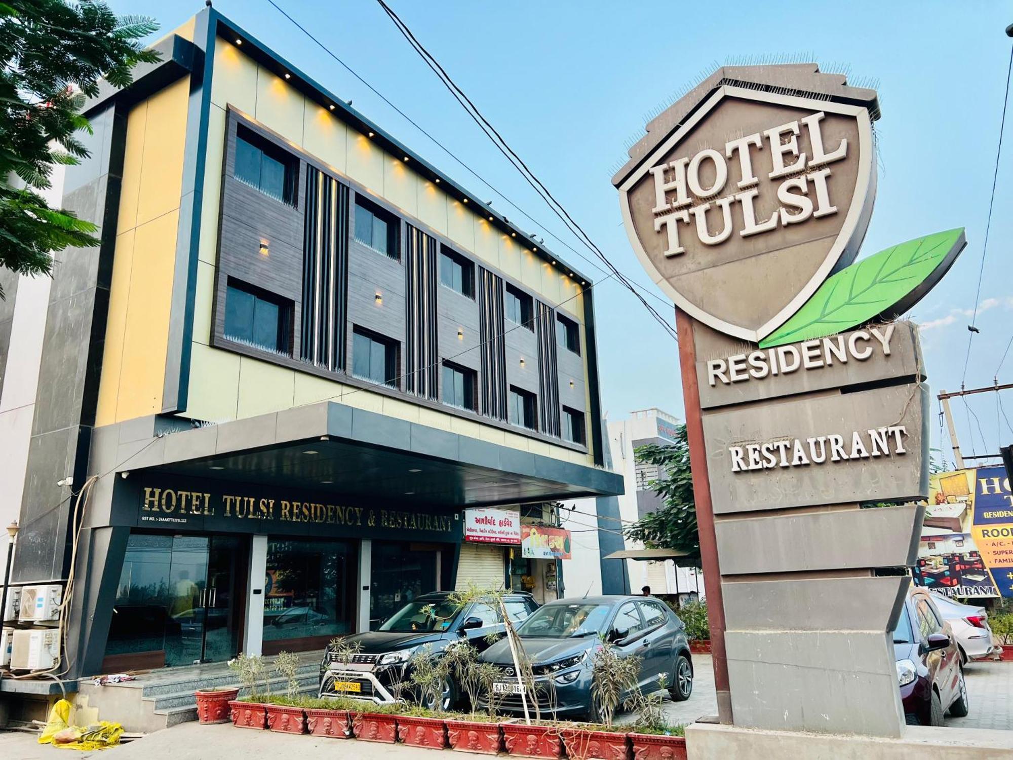 Hotel Tulsi Residency Будж Екстериор снимка