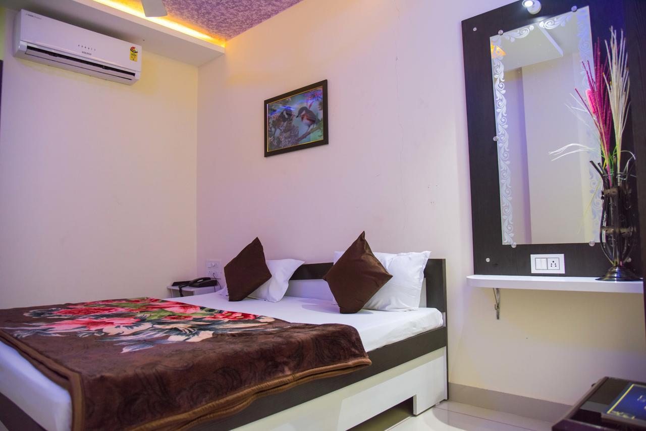 Hotel Tulsi Residency Будж Екстериор снимка