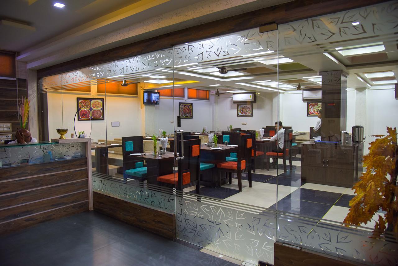 Hotel Tulsi Residency Будж Екстериор снимка