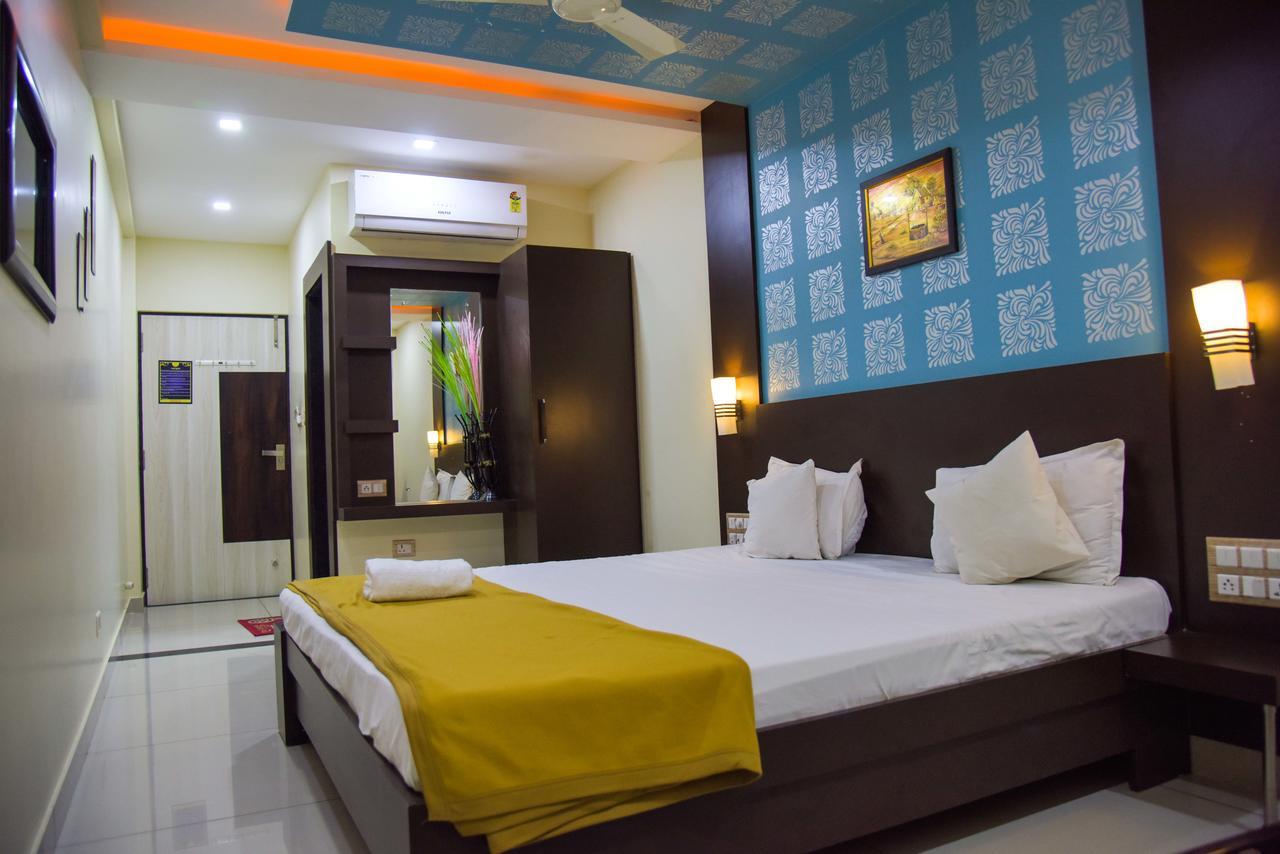 Hotel Tulsi Residency Будж Екстериор снимка