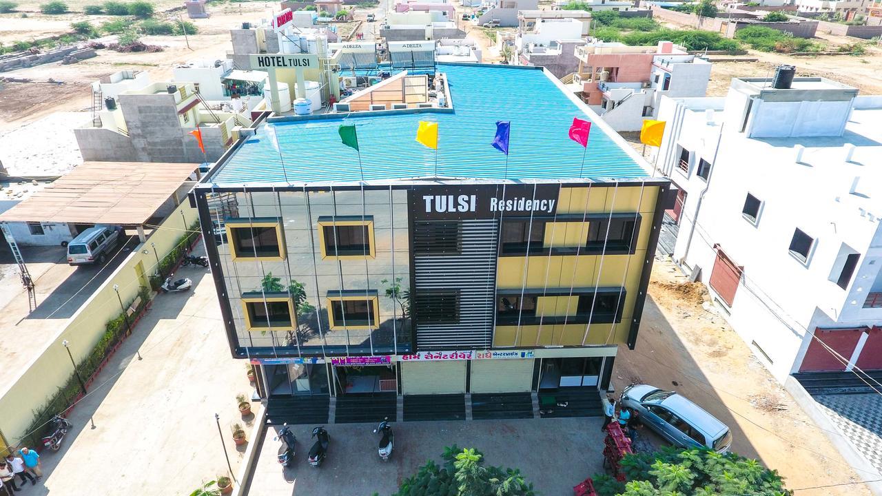 Hotel Tulsi Residency Будж Екстериор снимка