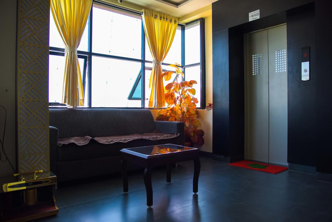 Hotel Tulsi Residency Будж Екстериор снимка