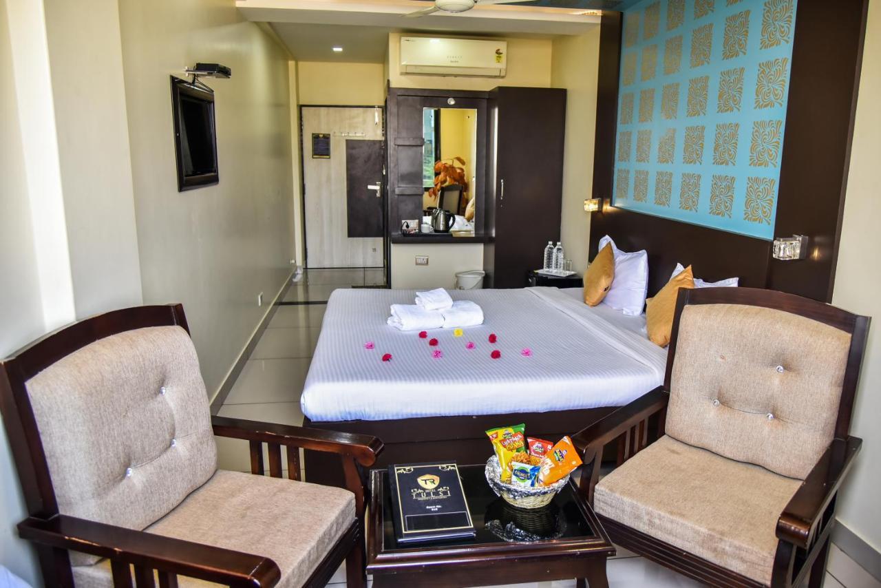 Hotel Tulsi Residency Будж Екстериор снимка