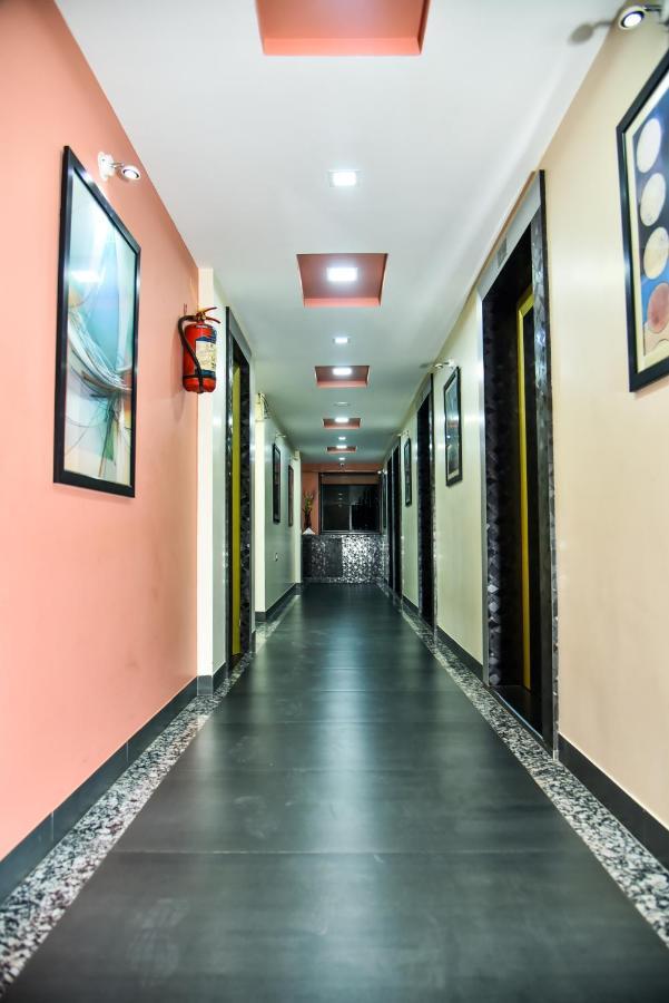 Hotel Tulsi Residency Будж Екстериор снимка