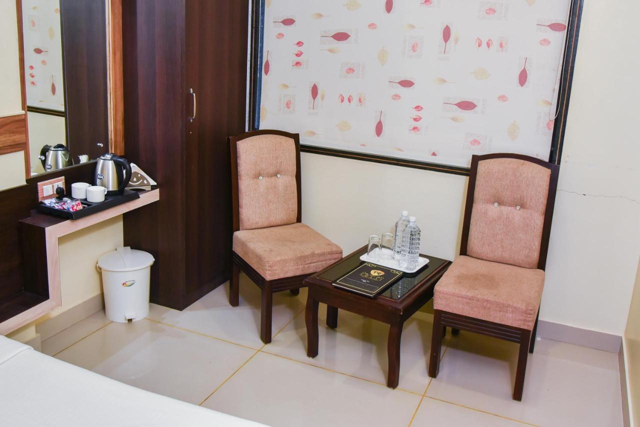 Hotel Tulsi Residency Будж Екстериор снимка