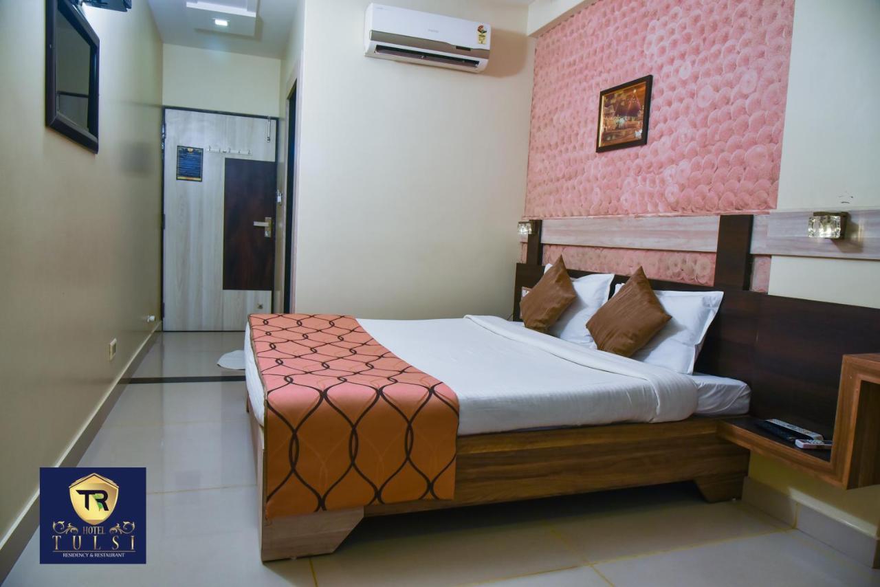 Hotel Tulsi Residency Будж Екстериор снимка