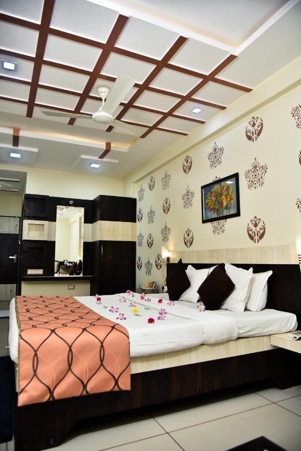 Hotel Tulsi Residency Будж Екстериор снимка