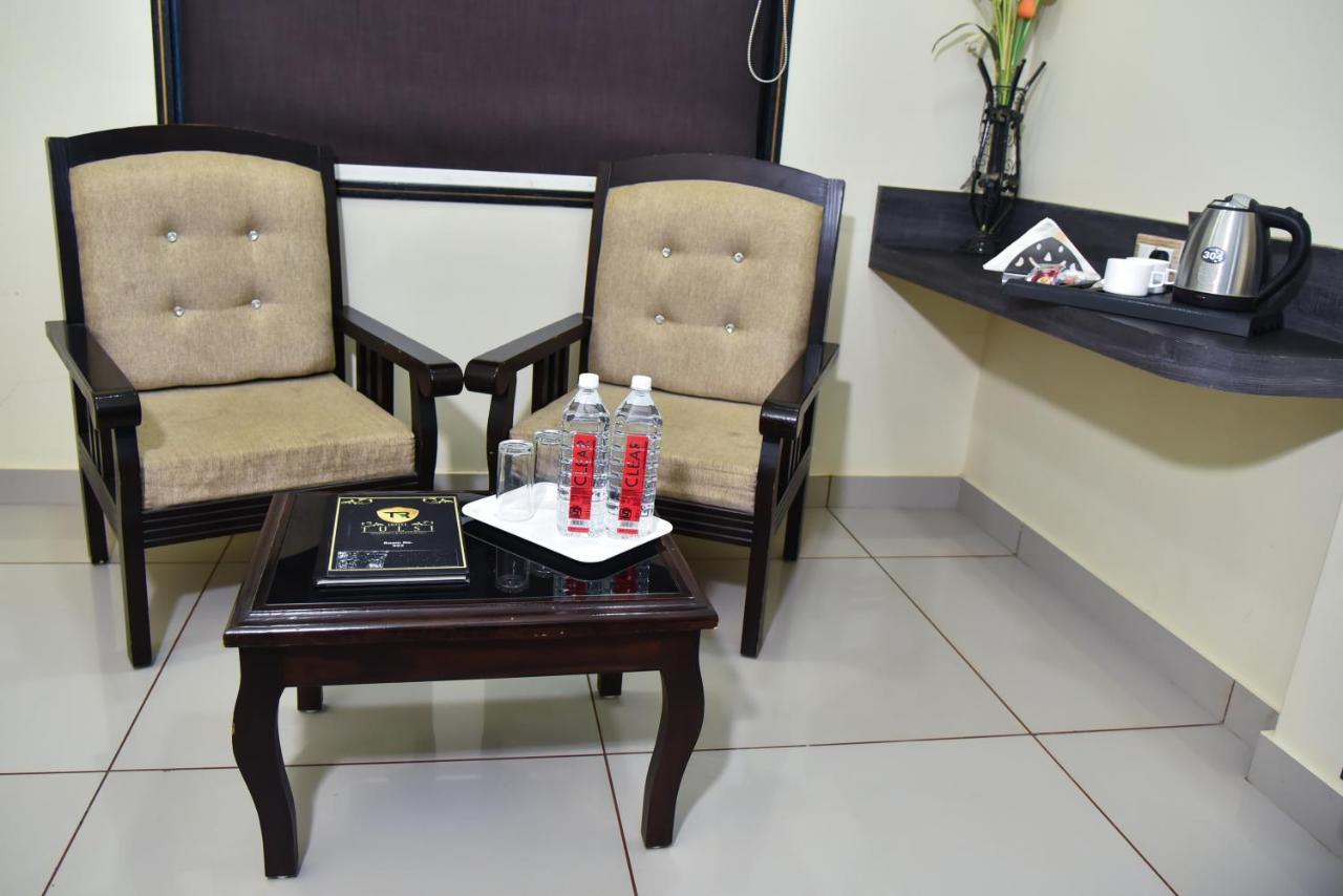Hotel Tulsi Residency Будж Екстериор снимка